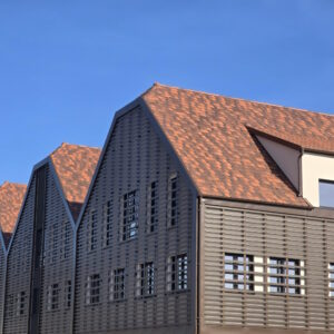 Habillage de façade en lambris aluminium pour bâtiment collectif